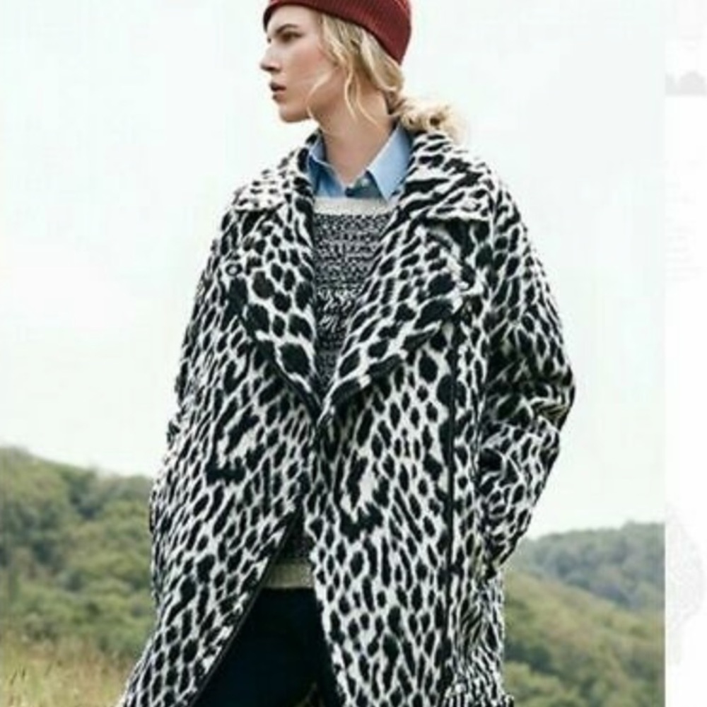 Rare Banana Republic Snow Leopard Cocoon Jacket